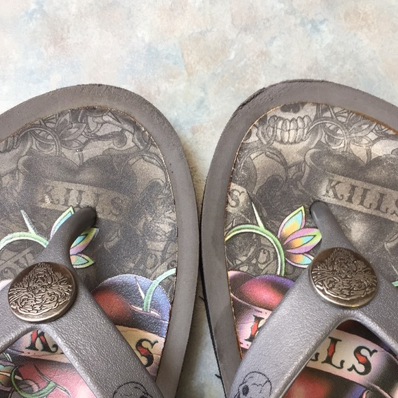 Ed Hardy flip flops ( sz 5/6) - Picture 6 of 13